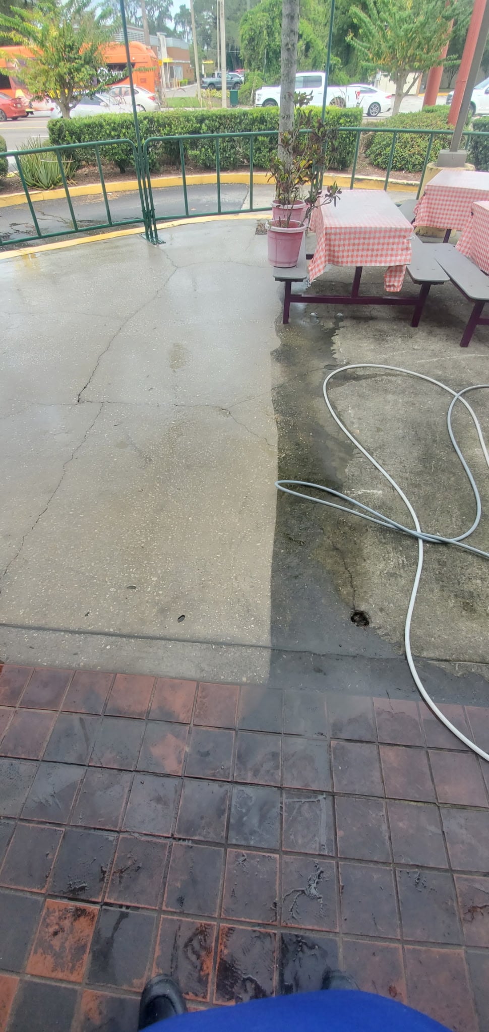 Commercial restaurant patio pressure cleaning
